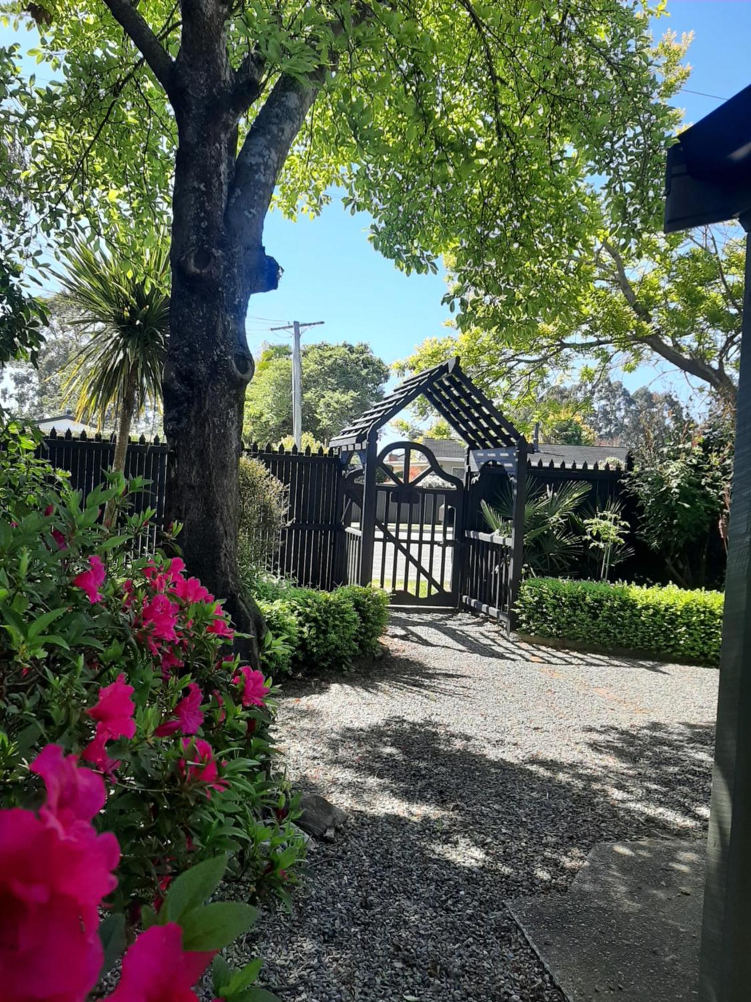 The Old Chapel Villa Riwaka ภายนอก รูปภาพ